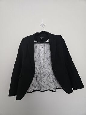 White House Black Market Black Single-Button Blazer with Printed Lining